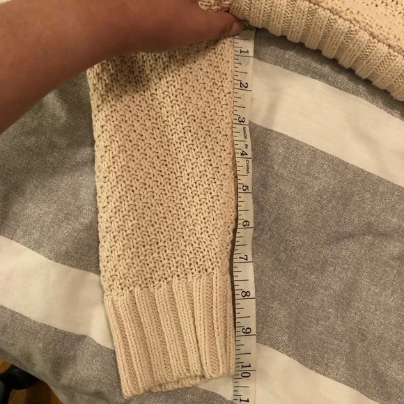 Knit Oversized Sweater Express size Small - Picture 15 of 17